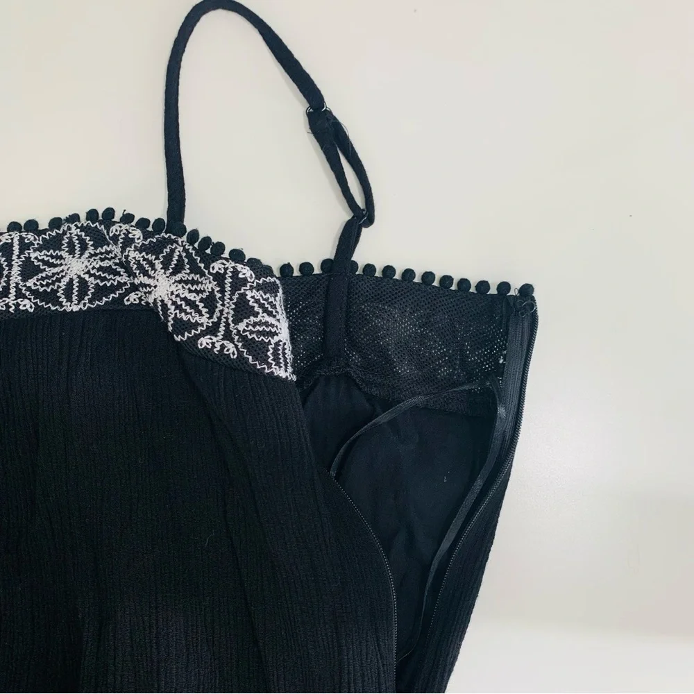 Lulu's Rockaway Beach Maxi Sundress in Black Size Small Embroidered Gauzy